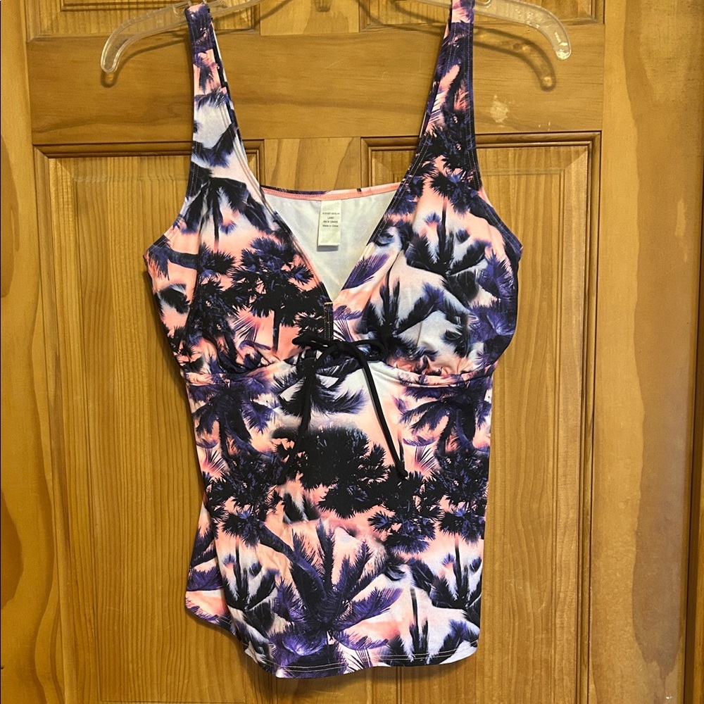 Women’s Tankini Top With Adjustable Straps Removable Pads New Never Worn Size 16